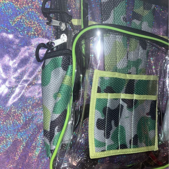 Clear Camo backpack - Picture 2 of 5